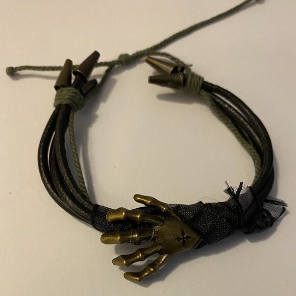 NEW one of a kind handcrafted Brass skeleton hand with drawstring - Picture 3 of 4